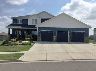 2717 Del Rio Dr, Bismarck, ND 58503