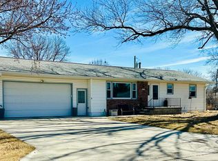 401 Emerald Dr, Norfolk, NE 68701