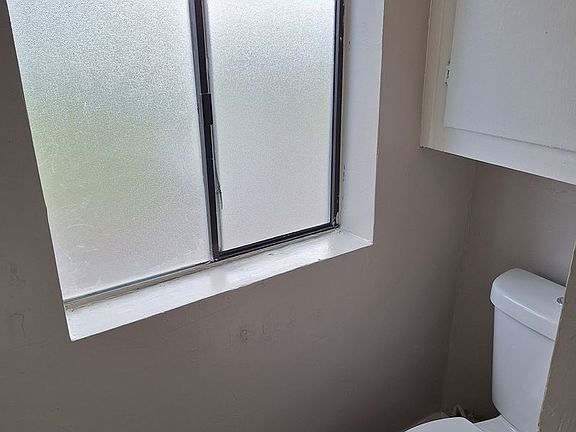 5th image of 2553 Lexington St APT E