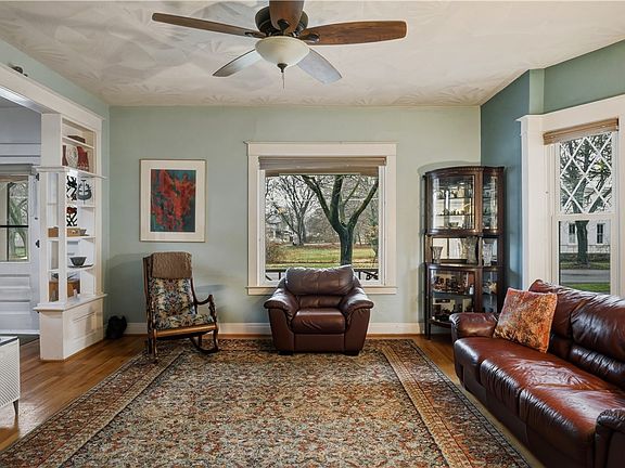 3rd image of 109 Foster Ave