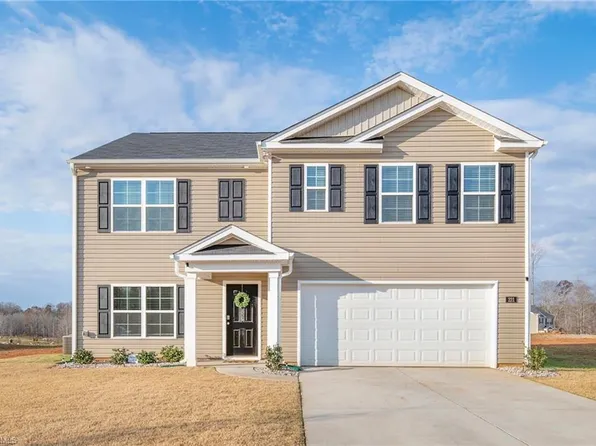 221 Culloden Dr, Mocksville, NC 27028