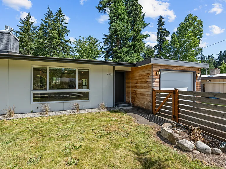 6027 176th St SW — Photo 2