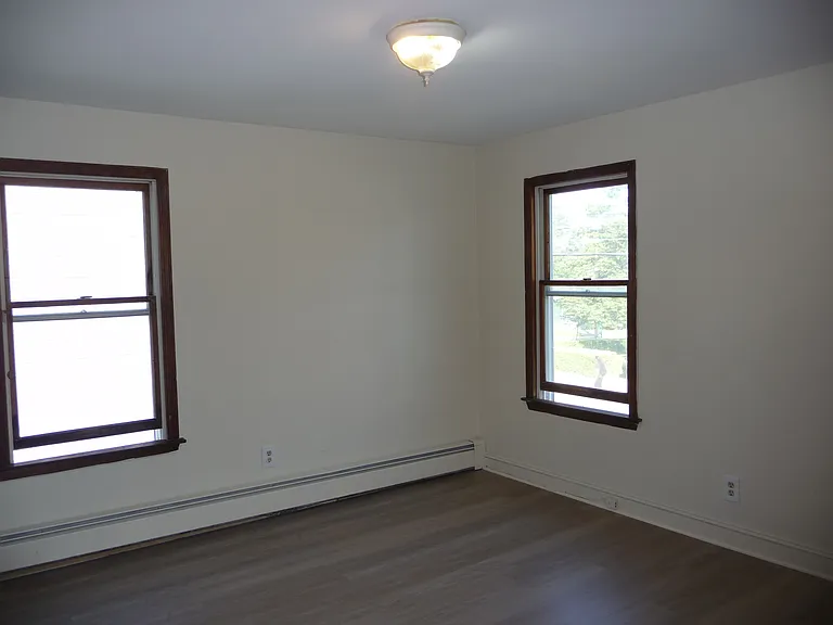 27 Oliver Ave — Photo 18