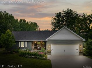 2588 E Jones Rd, Howell, MI 48855