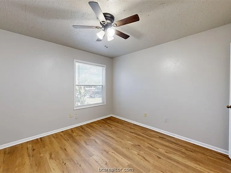 1327 Airline Dr — Photo 6