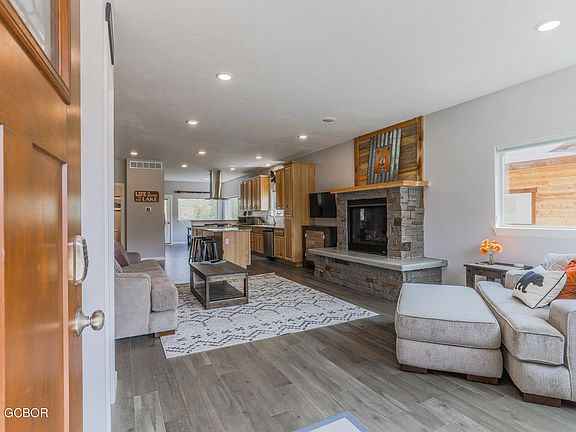 3rd image of 617 Park Ave