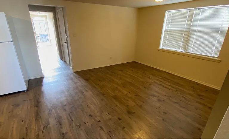 102 W Main St #2A — Photo 3