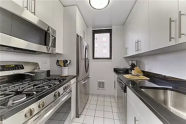 Rented by R New York