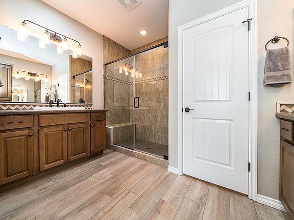 4th image of 879 E Silversword Ln