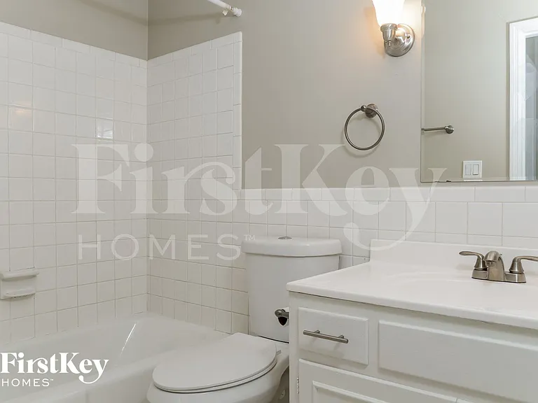 4501 E 104th St — Photo 14