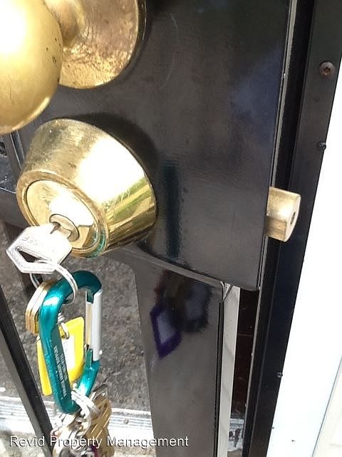 2nd image of 3022 Waynoka Ave
