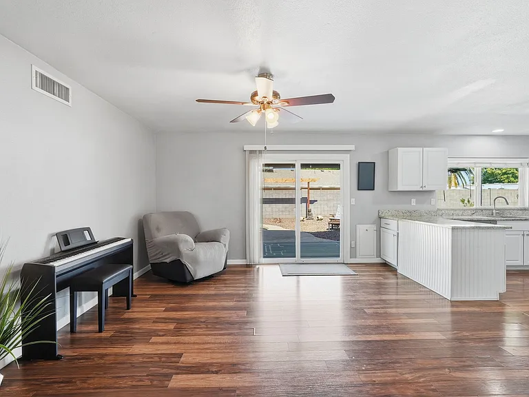 11610 N 41st Dr — Photo 12