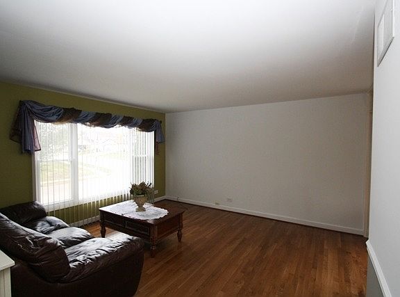 2nd image of 1894 Harvest Ln