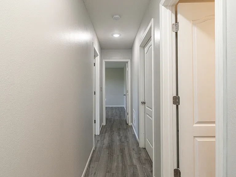 106 Whispering Meadows Pkwy — Photo 32