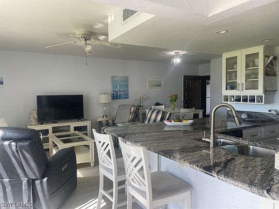 3rd image of 5610 Trailwinds Dr APT 315