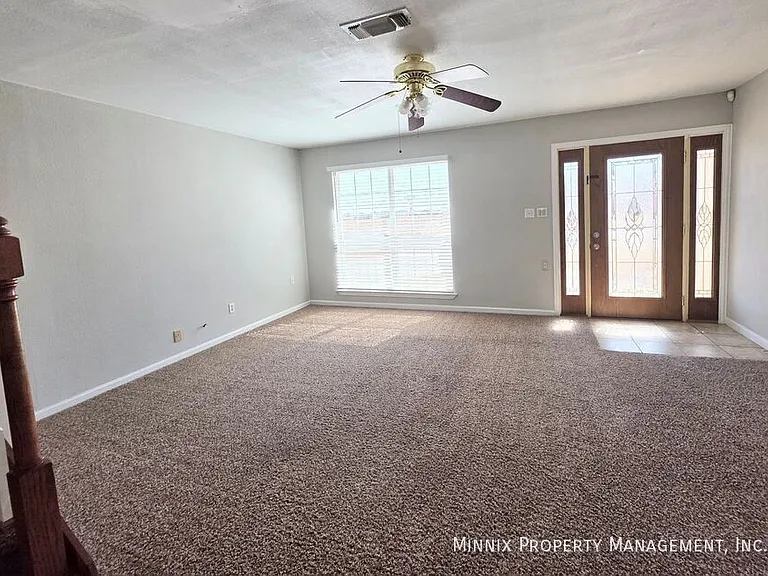 1325 E Cowden Ave — Photo 3