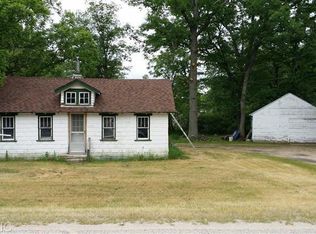 153 S Lester Ave, White Cloud, MI 49349