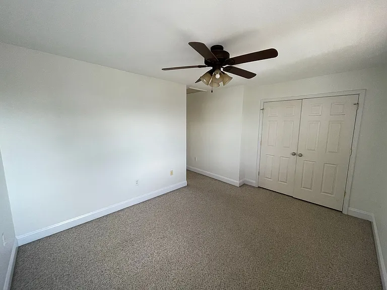 406 Leverington Ave #F — Photo 15