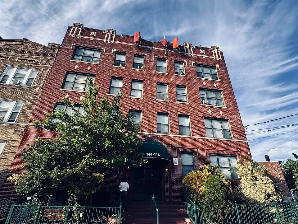 146 Virginia Ave #302