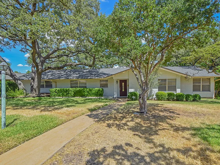 5003 Westview Dr — Photo 2