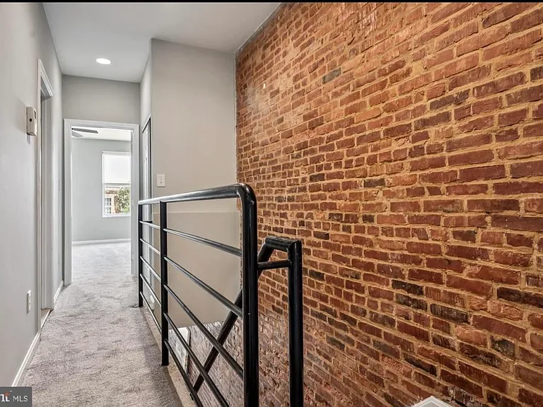 424 N Luzerne Ave — Photo 11