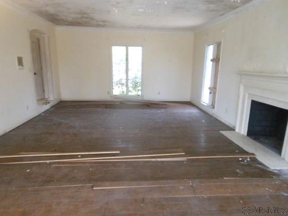2nd image of 135 Hermitage Cir