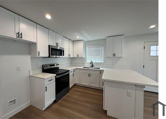 5th image of 119 W Century Blvd #121