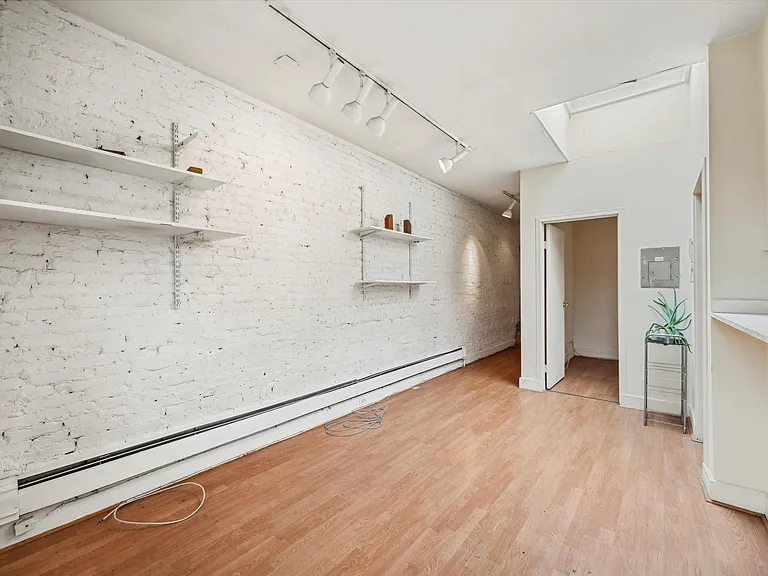 1502 N 17th St #4 — Photo 11