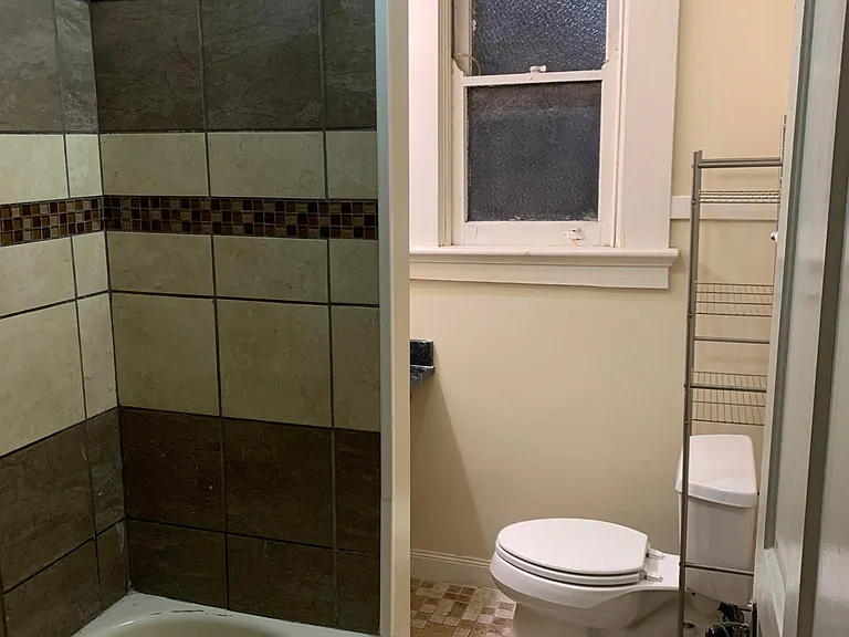2415 Vine St #2 — Photo 20