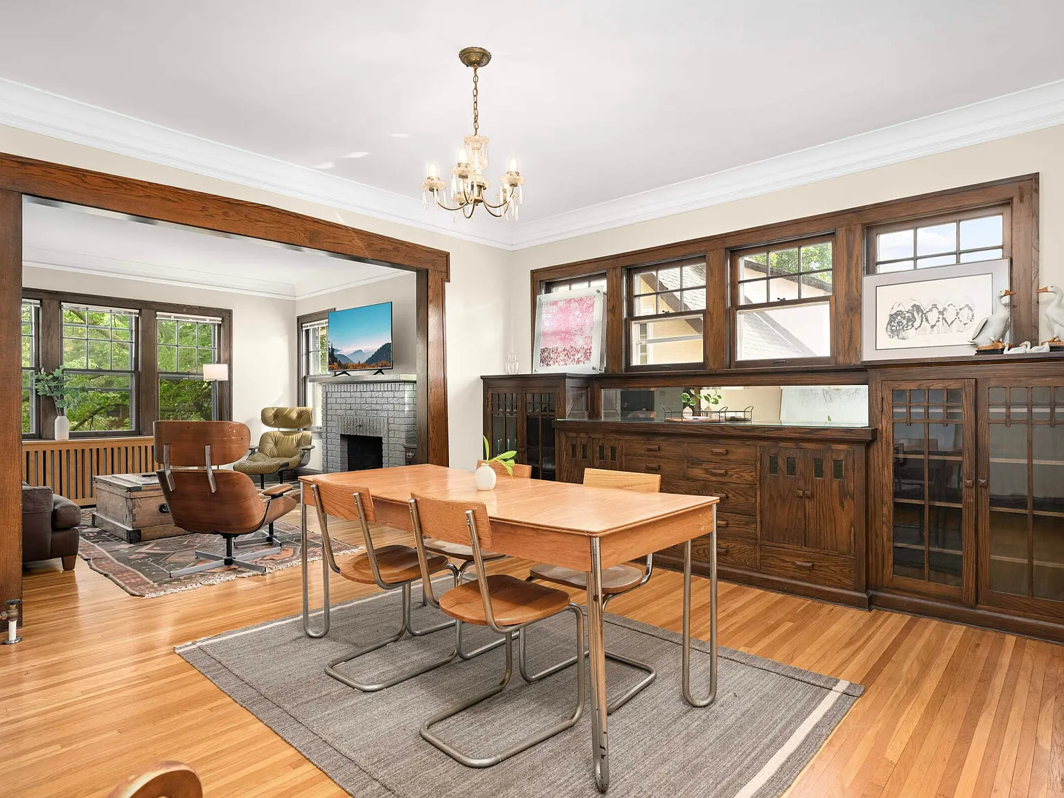 3 bed, 1.0 bath, 1600 sqft, $2,595 — Photo 3