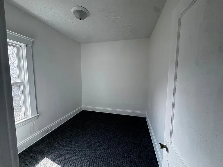 880 Stevenson Rd Cleveland, Oh. 44110 — Photo 15