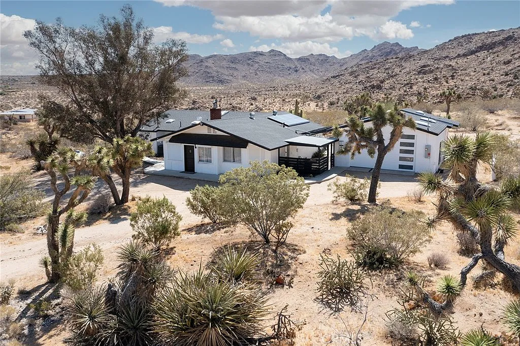 3 bed, 1967 sqft, $3,500 — Photo 1
