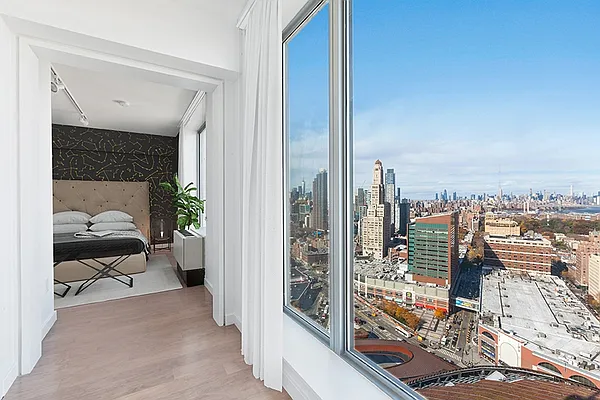 Rented by Greystar | media 9