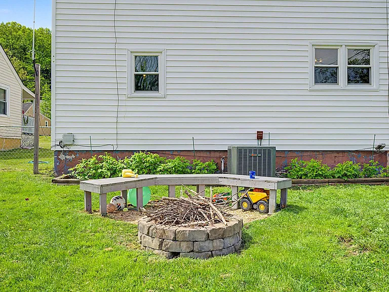 314 Clement St — Photo 10