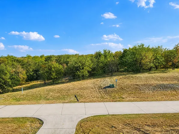 3211 Koscher Dr, Grand Prairie, TX 75104