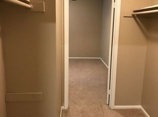 8705 W 65th St APT 302, Merriam, KS 66202