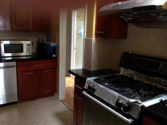 3rd image of 384 Chester Street # Upper Floor