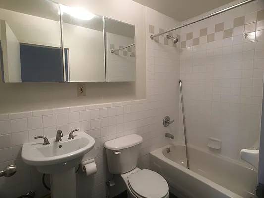 Rented by BuySell Real Estate Inc | media 26