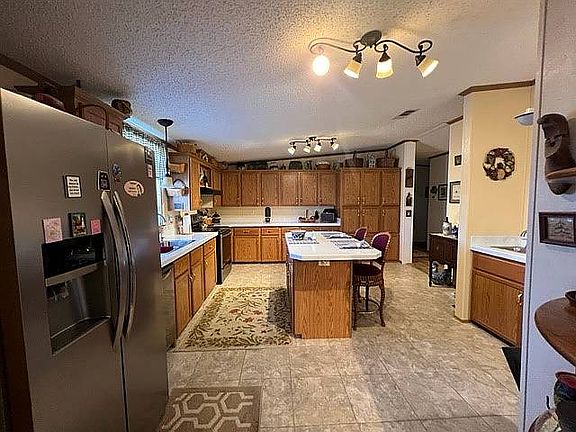 3rd image of 487 Honeysuckle Dr