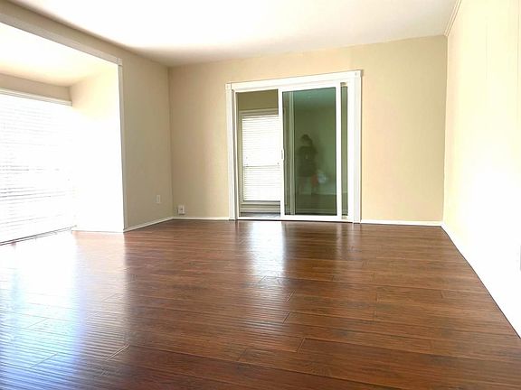 5th image of 12633 Memorial Dr APT 5