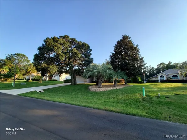 1566 E Saint Charles Pl, Inverness, FL 34453