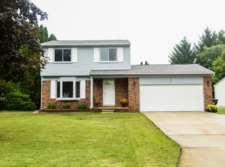 737 Dressler Ln, Rochester Hills, MI 48307