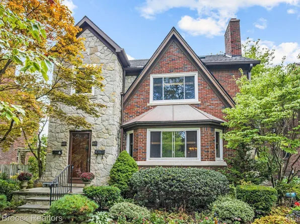 603 Neff Rd, Grosse Pointe, MI 48230