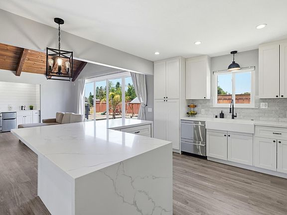 4th image of 73 Aloha Ct
