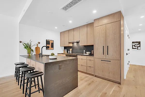 1st image of 532 Clinton Ave #3B