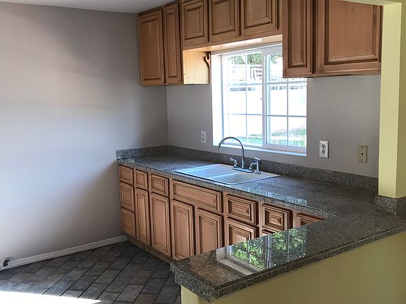5th image of 4050 San Carlos St