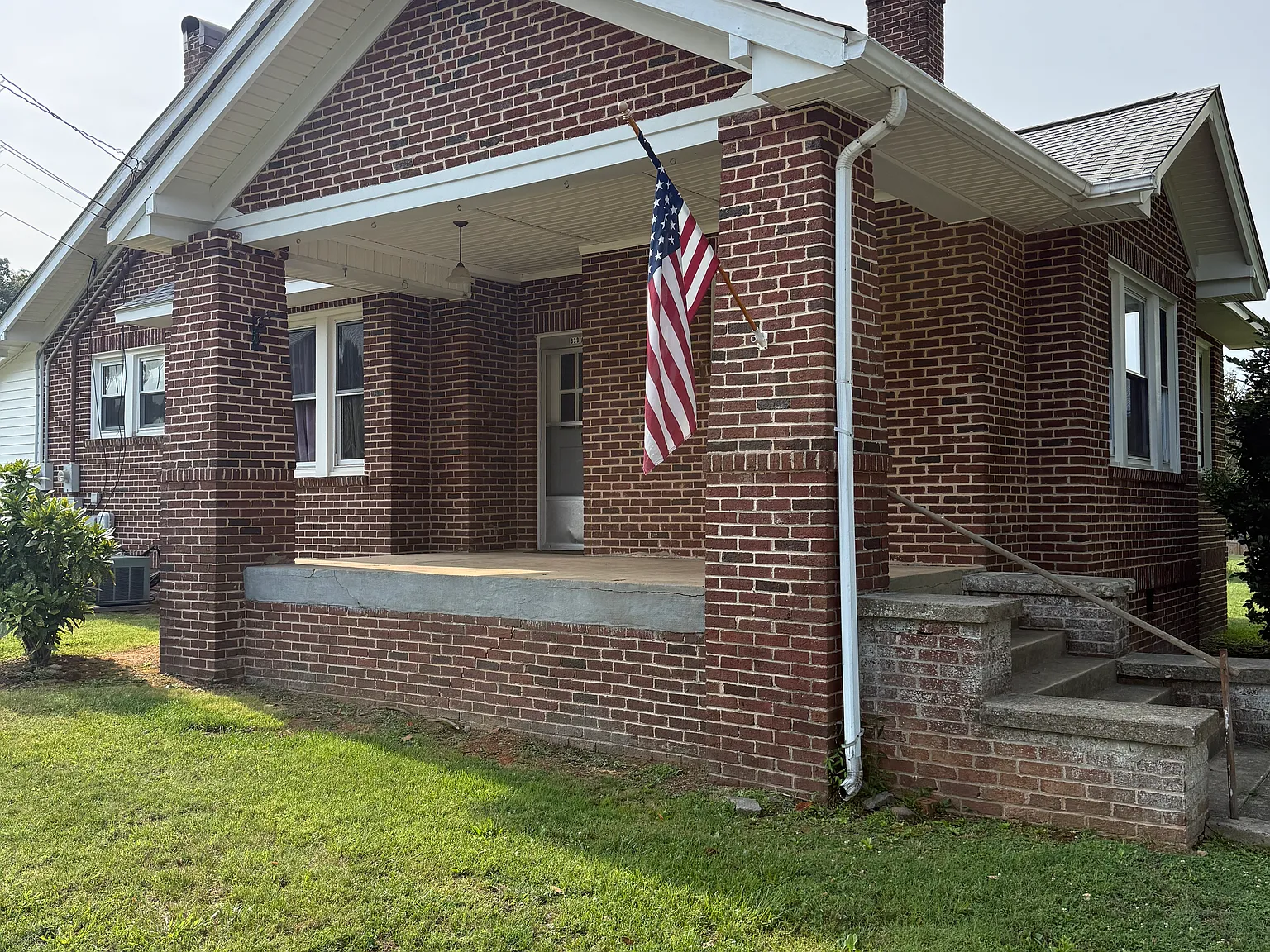 3 bed, 1600 sqft, $1,600 — Photo 3