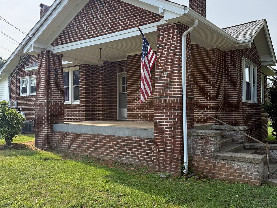 1st image of 839A Sanford Rd #A