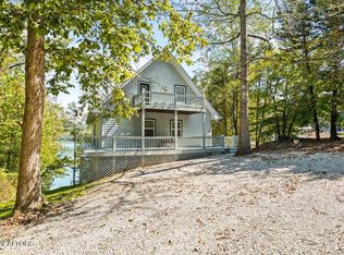 939 E Norris Point Rd, La Follette, TN 37766