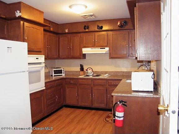 3rd image of 1079 Argyll Circle #A